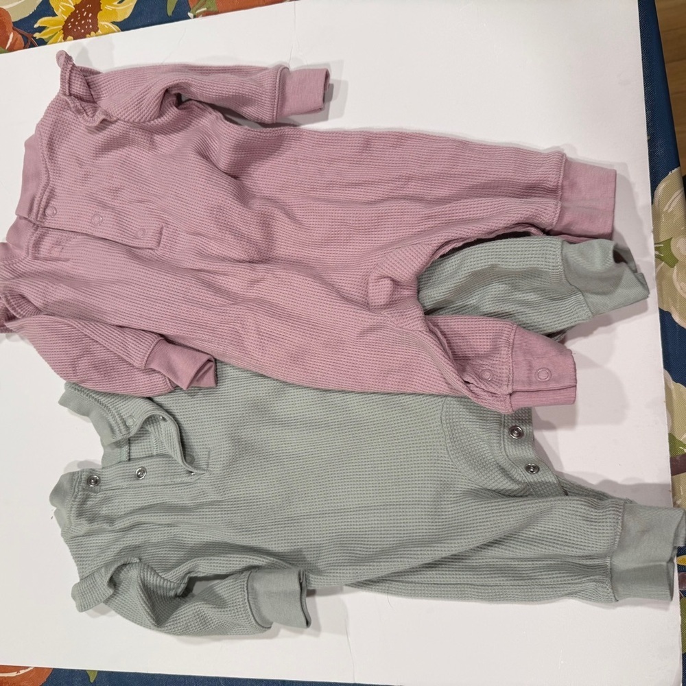 Carter’s one piece Long Sleeve Rompers Set of two-  0-3months - Picture 4 of 4